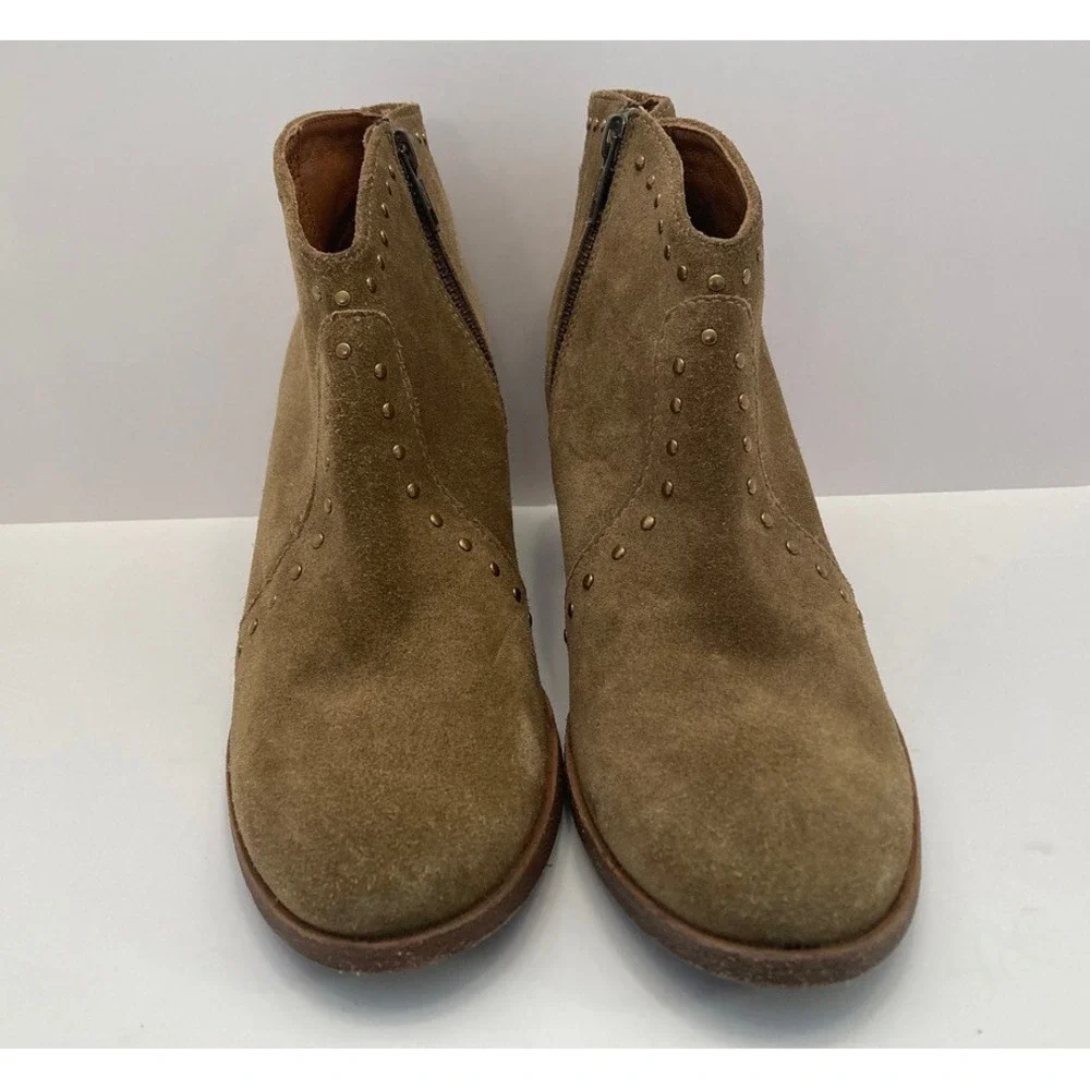 FRYE‎ Nora Studded Suede Ankle Bootie Side Zip Sand Tan Women's Size 7.5